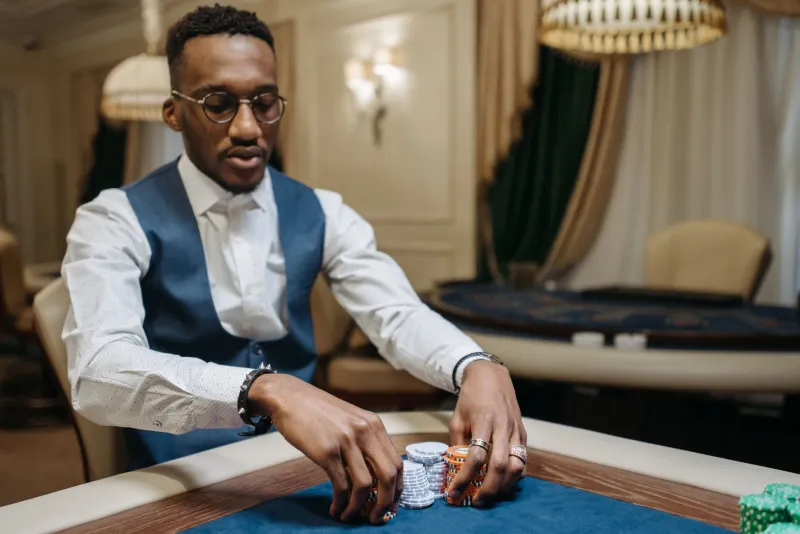 Skip the Buffet: What Poker Pros Actually Eat (and Drink) Before Sitting Down to Play